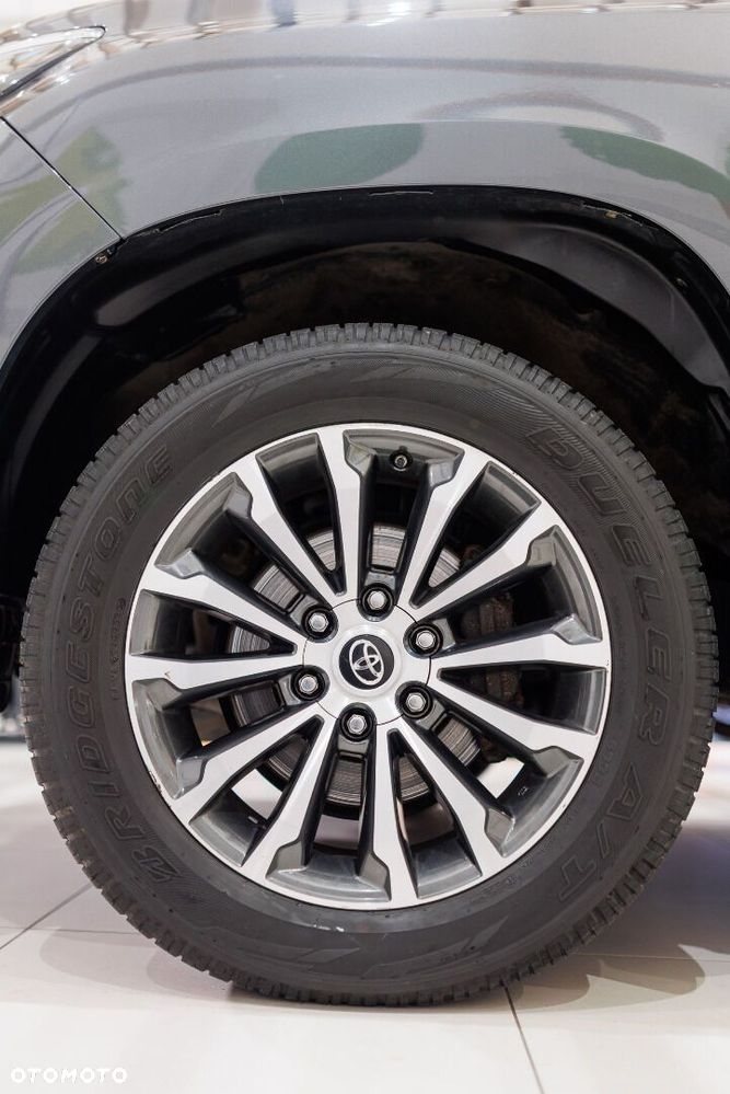 Toyota Land Cruiser - 14