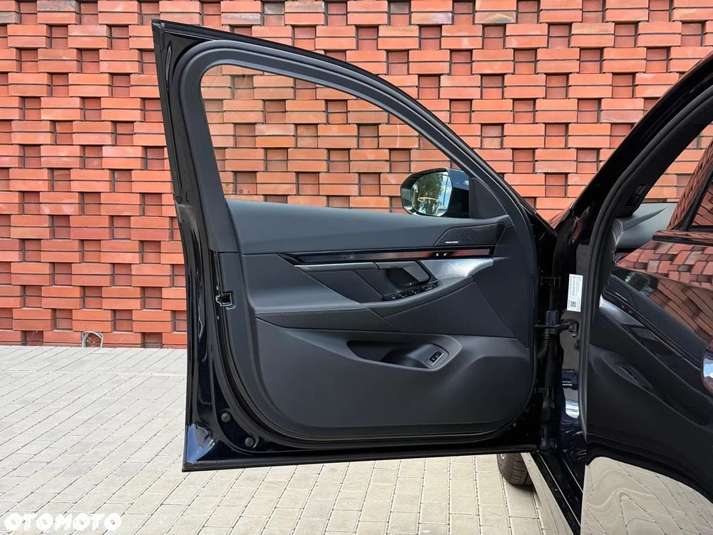 BMW Seria 5 520d xDrive mHEV - 9