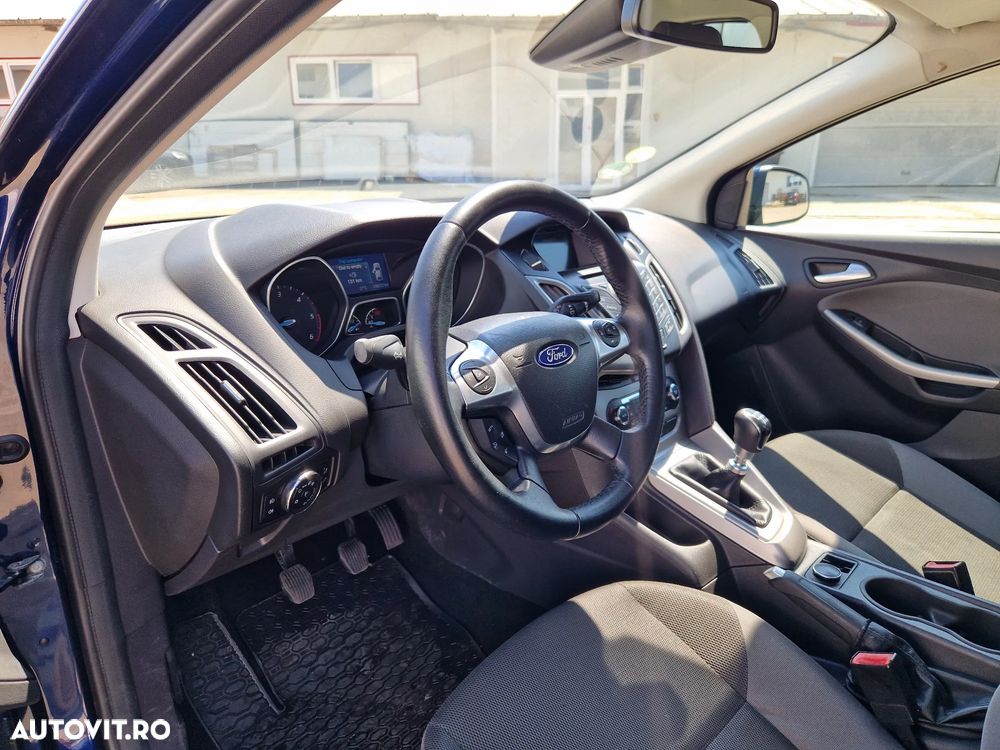 Ford Focus 1.6 TDCI DPF Ambiente - 12