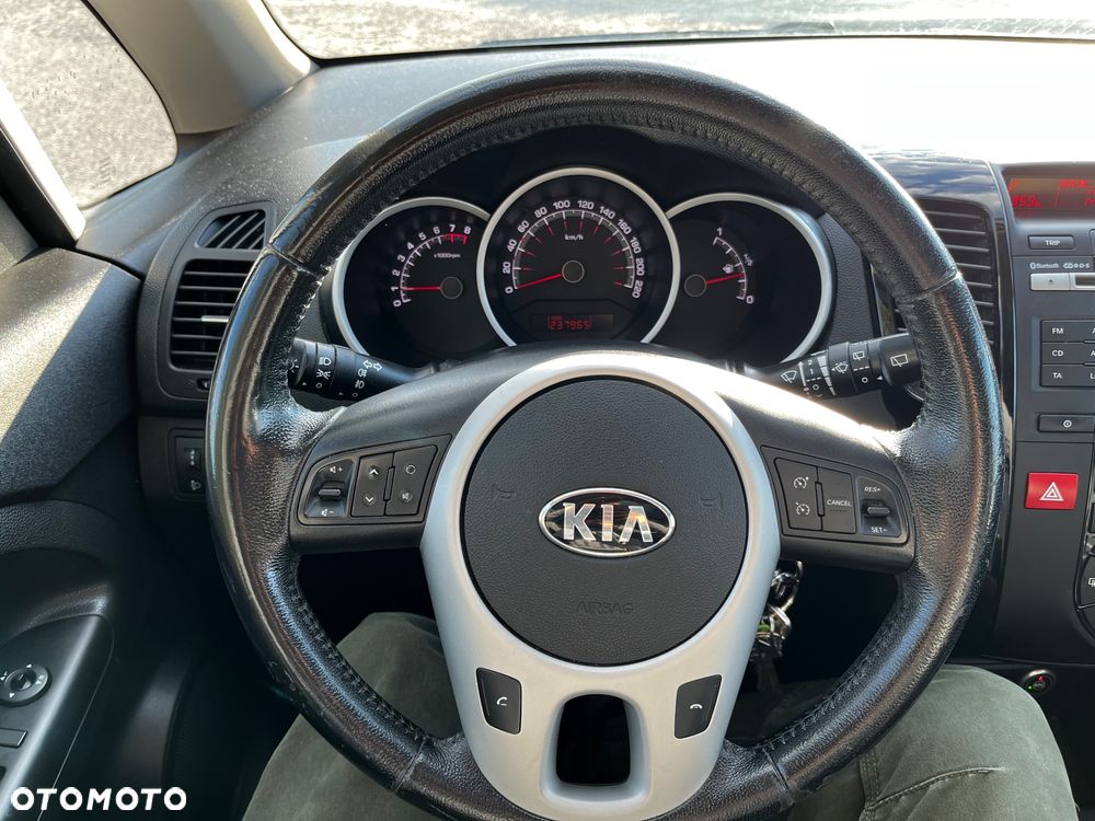 Kia Venga - 21