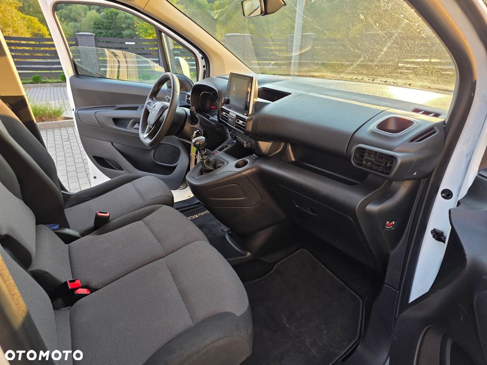Opel Combo 1.2 benzyna Vat! rok2020 navi klima 3-osobowy tempomat grzana szyba fotele hak - 5