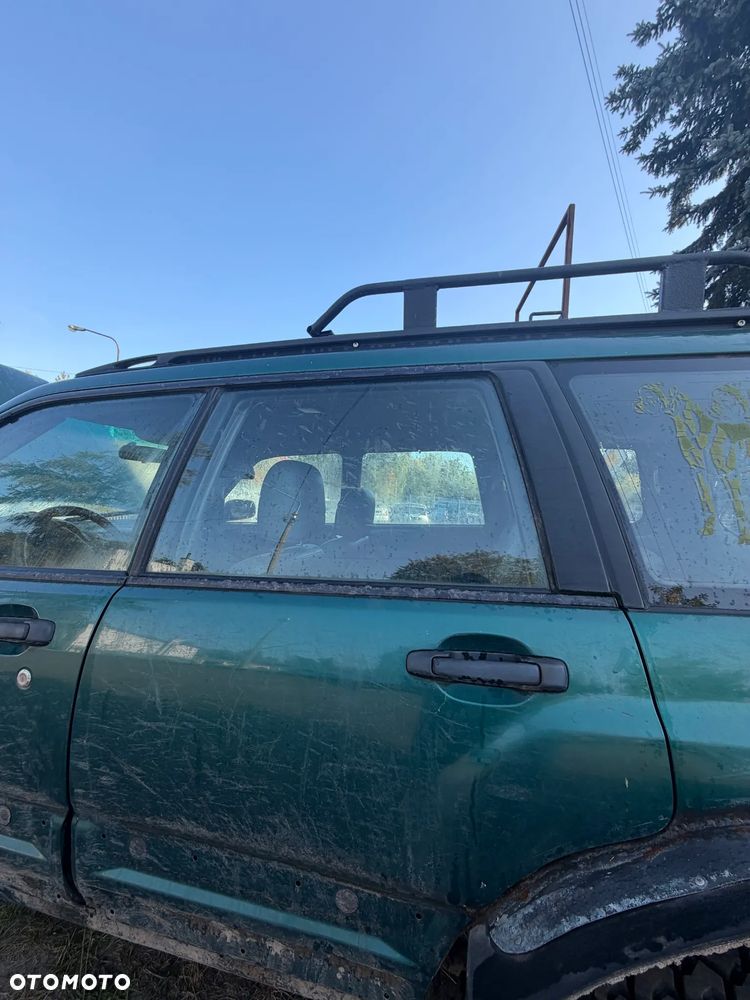 Subaru Forester kod lakieru 8G2 bagażnik - 4