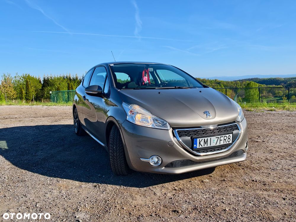Peugeot 208 - 5