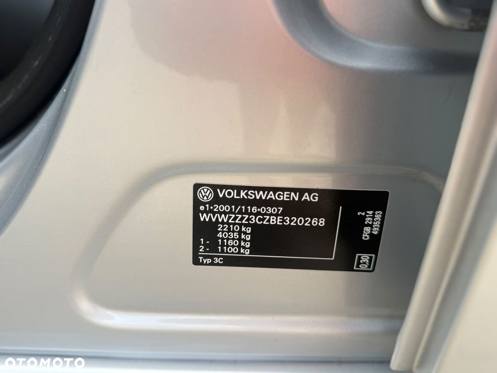Volkswagen Passat - 31