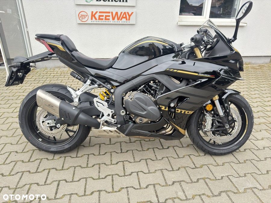 QJMOTOR SRK 800RR - 6