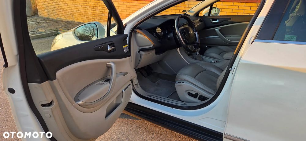 Citroën C5 2.0 HDi Exclusive - 24