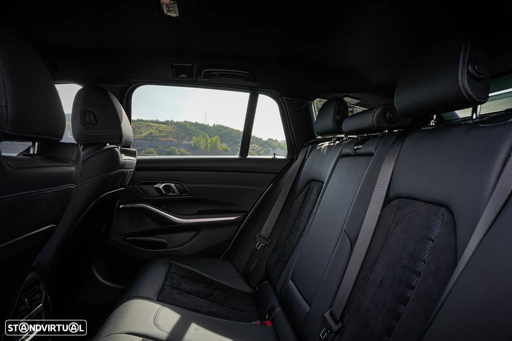 BMW 320 d Touring Pack Desportivo M Auto - 12