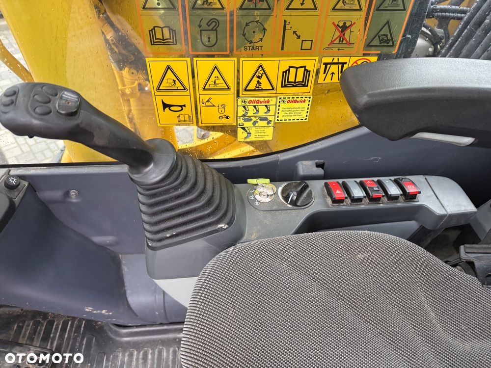 Komatsu PW180-10 - 12