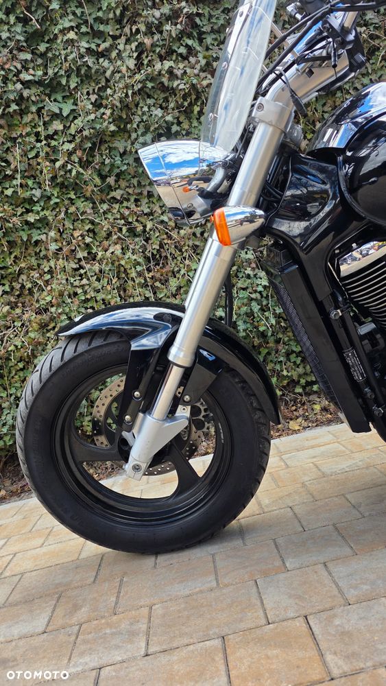 Suzuki Intruder - 28