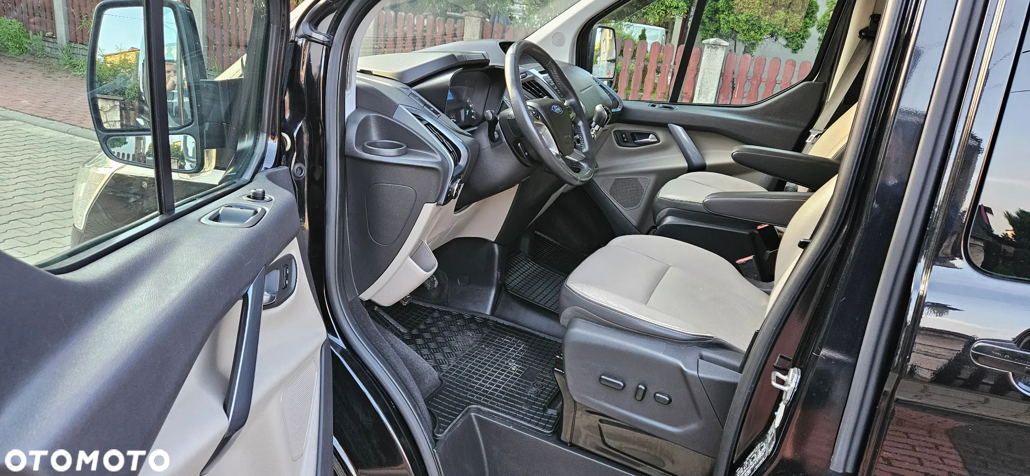 Ford Tourneo Custom 300 L2H1 VA Limited - 16