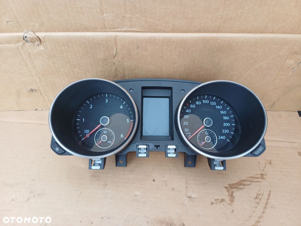 Golf VI 6 licznik zegary 5K0920860M 2.0 TDI Europa - 1