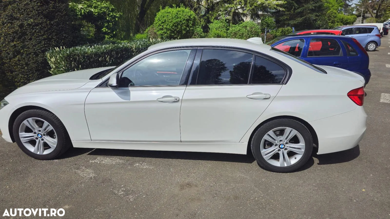 BMW Seria 3 318i Touring Aut. - 9