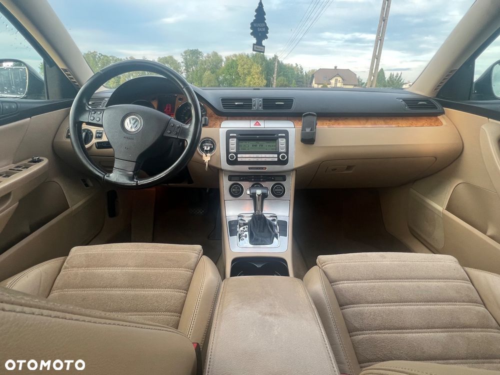 Volkswagen Passat - 4