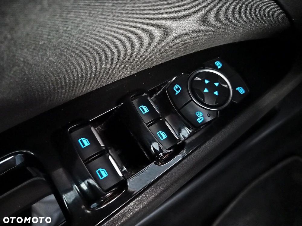 Ford Mondeo 2.0 EcoBlue Titanium - 24