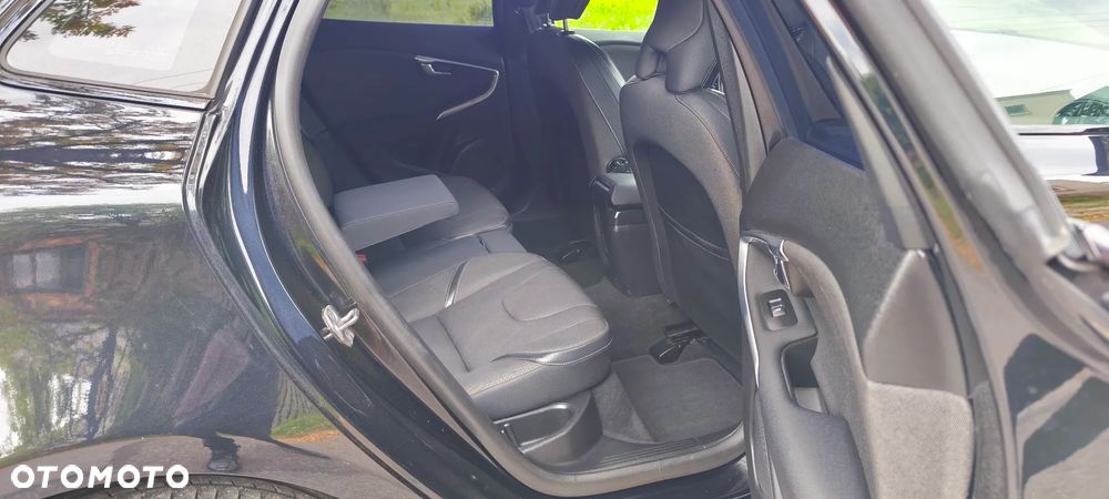 Volvo V40 Cross Country - 26