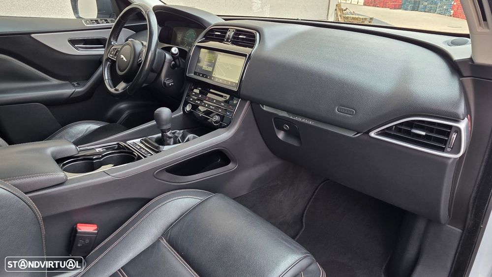 Jaguar F-Pace 20d AWD Prestige - 22