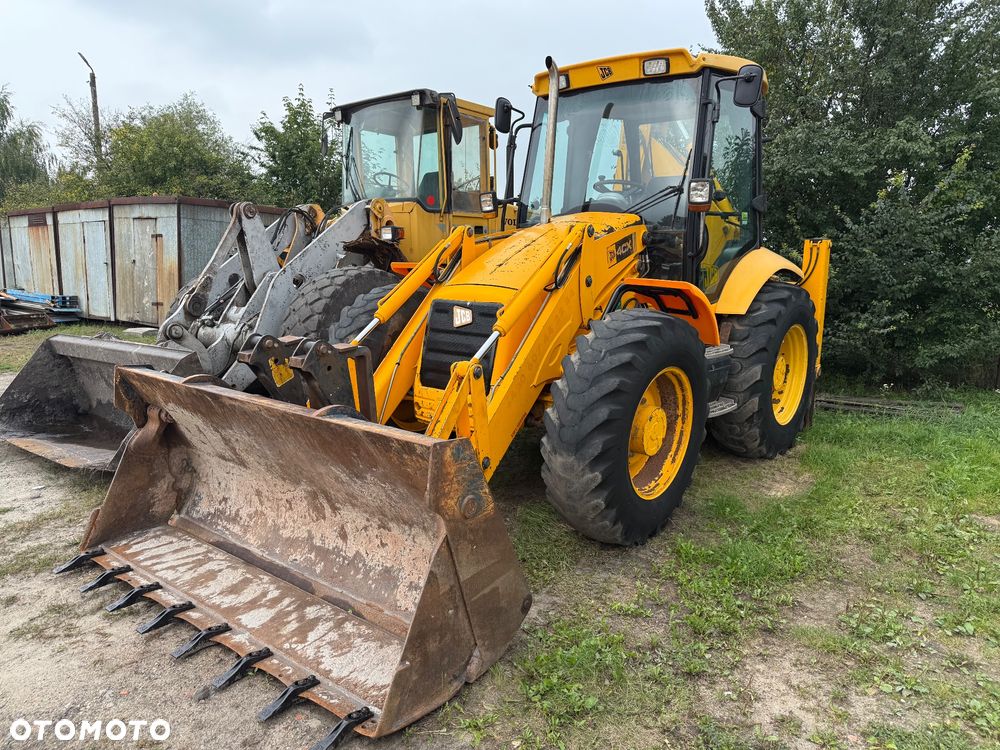 JCB 4CX SUPER 2002 rok na Umowe kupna stan bdb - 2