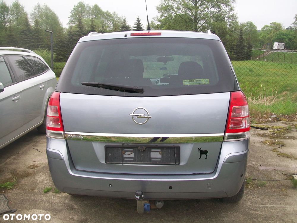 zderzak tł opel zafira b z163