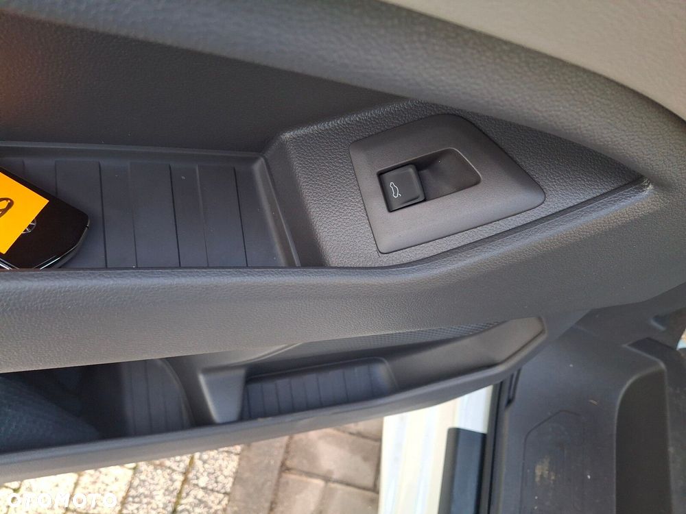 Volkswagen Multivan - 18