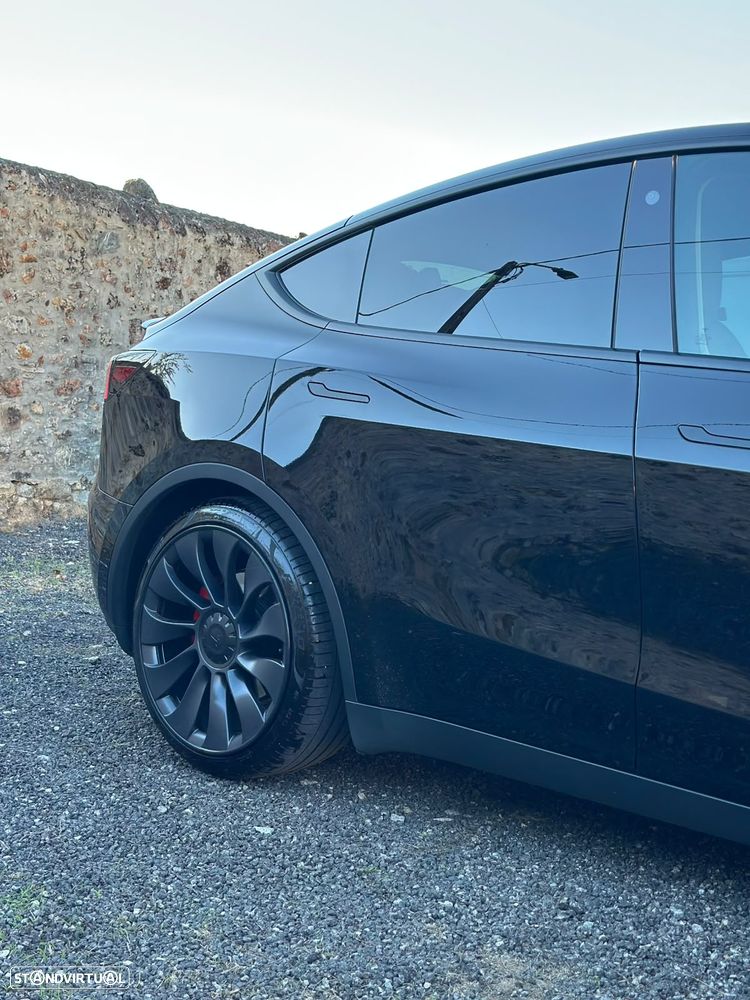 Tesla Model Y Performance Tração Integral - 12