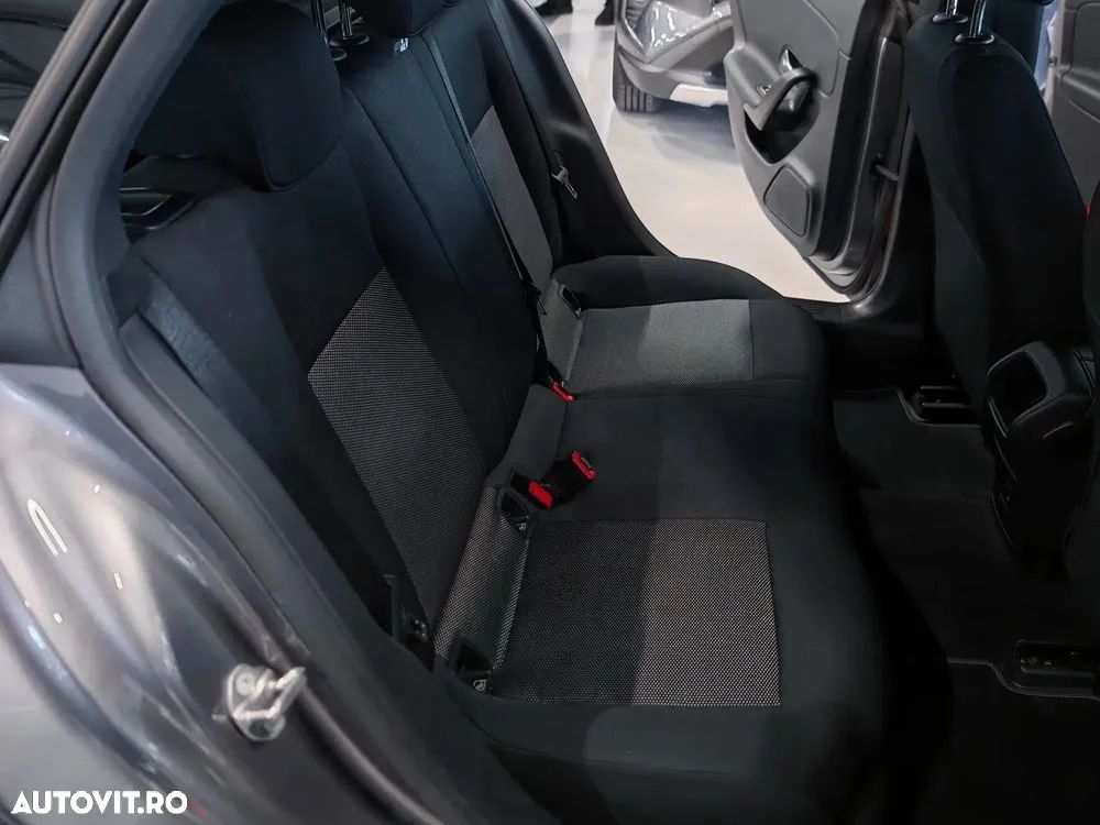 Mercedes-Benz CLA 180 Shooting Brake 7G-DCT - 9