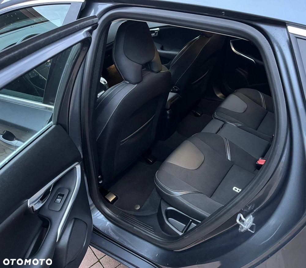 Volvo V40 D2 - 16
