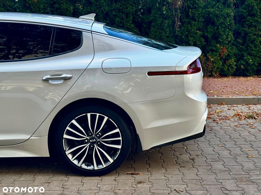 Kia Stinger - 14