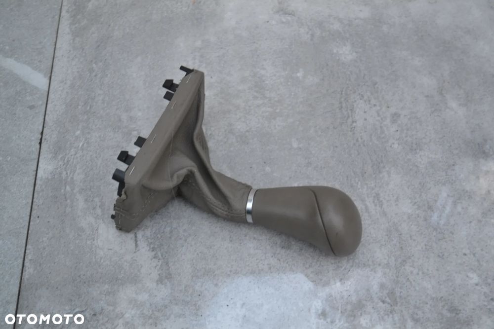 AUDI A4 B8 A5 GAŁKA ZMIANY BIEGÓW AUTOMAT MIESZEK SKÓRA SZARA KPL ORYGINAŁ 8K1713139A - 2