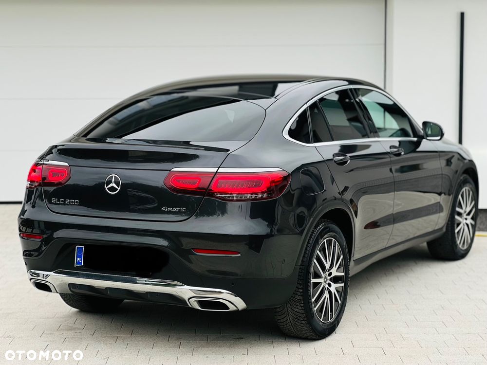 Mercedes-Benz GLC 200 4Matic 9G-TRONIC AMG Line - 9