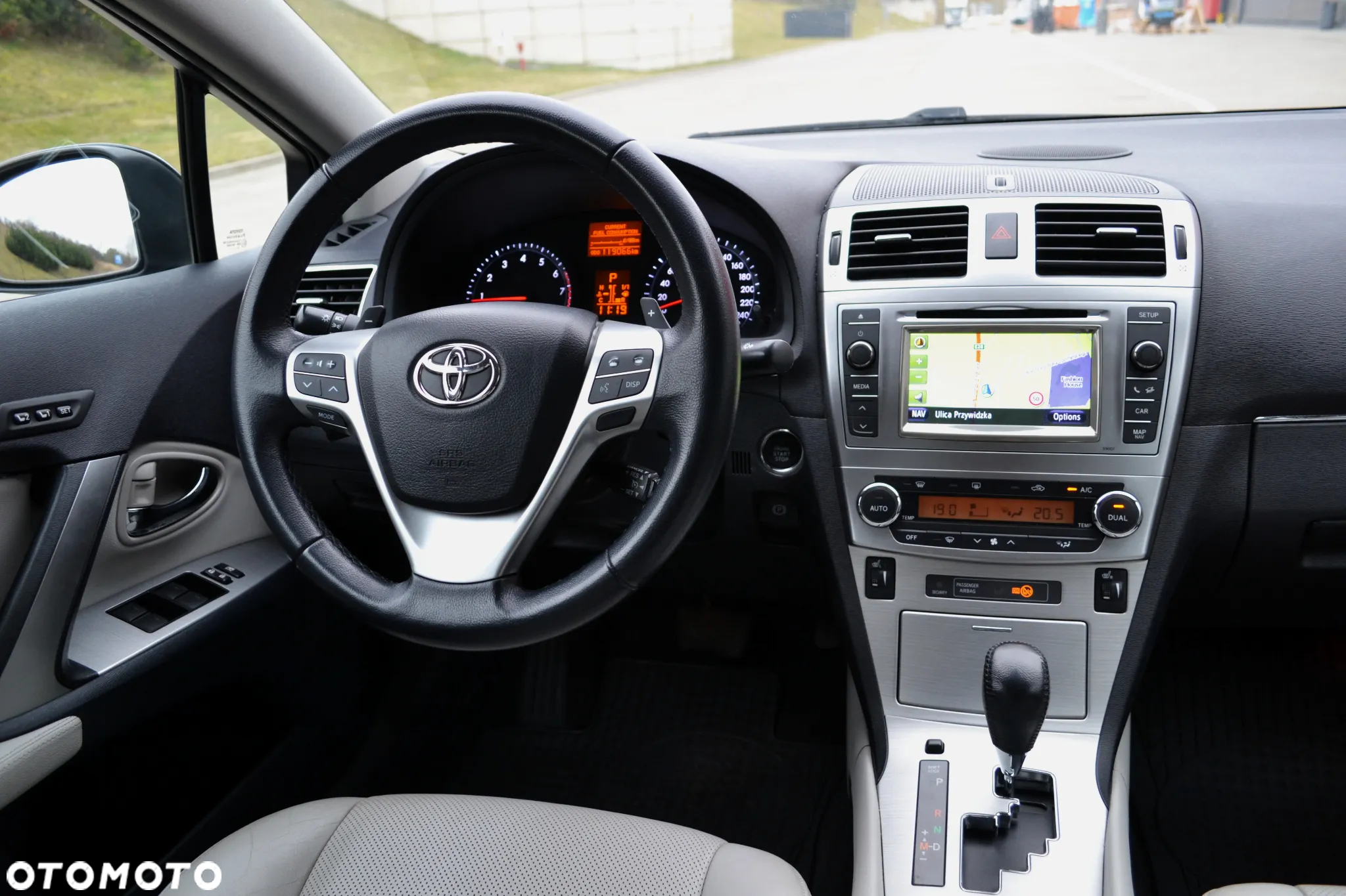 Toyota Avensis 2.0 Prestige NAVI MS - 9