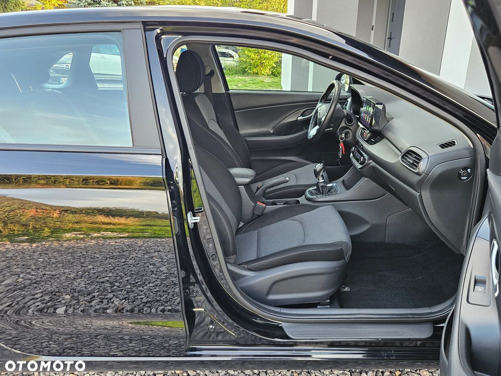 Hyundai i30 1.5 DPI Classic + - 15