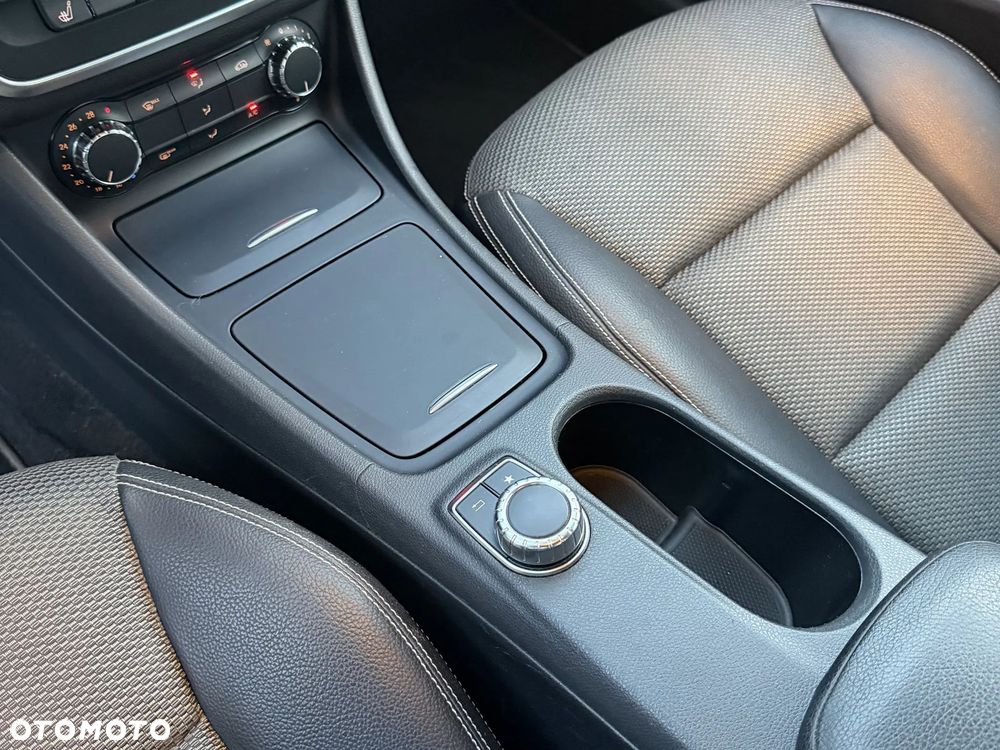 Mercedes-Benz CLA 200 7G-DCT - 13