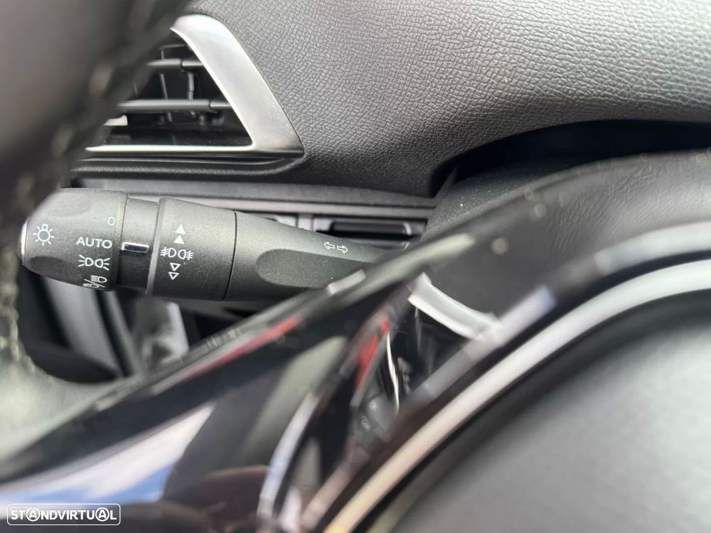 Peugeot 3008 1.5 BlueHDi Allure - 11