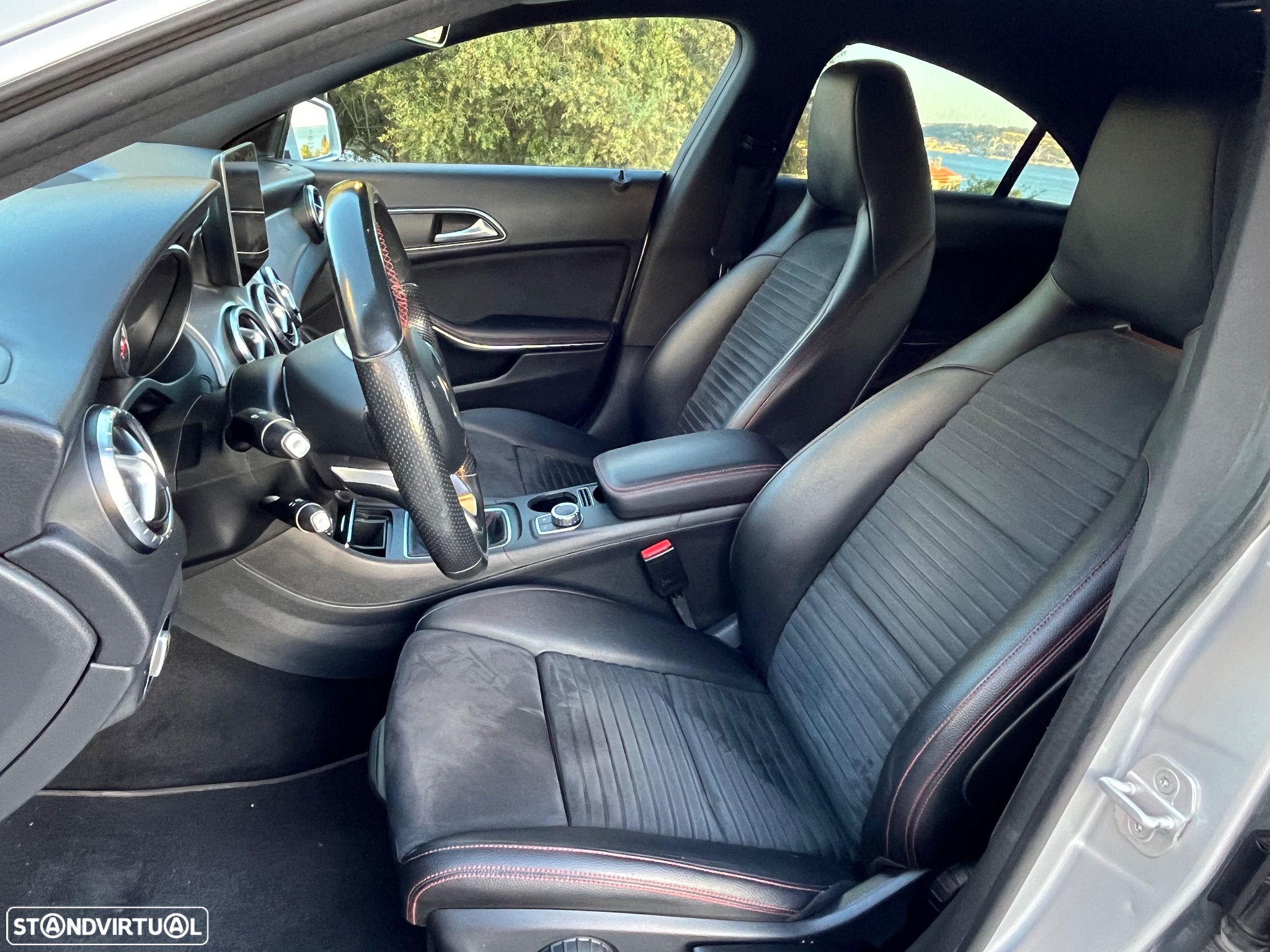 Mercedes-Benz CLA 180 d AMG Line - 10
