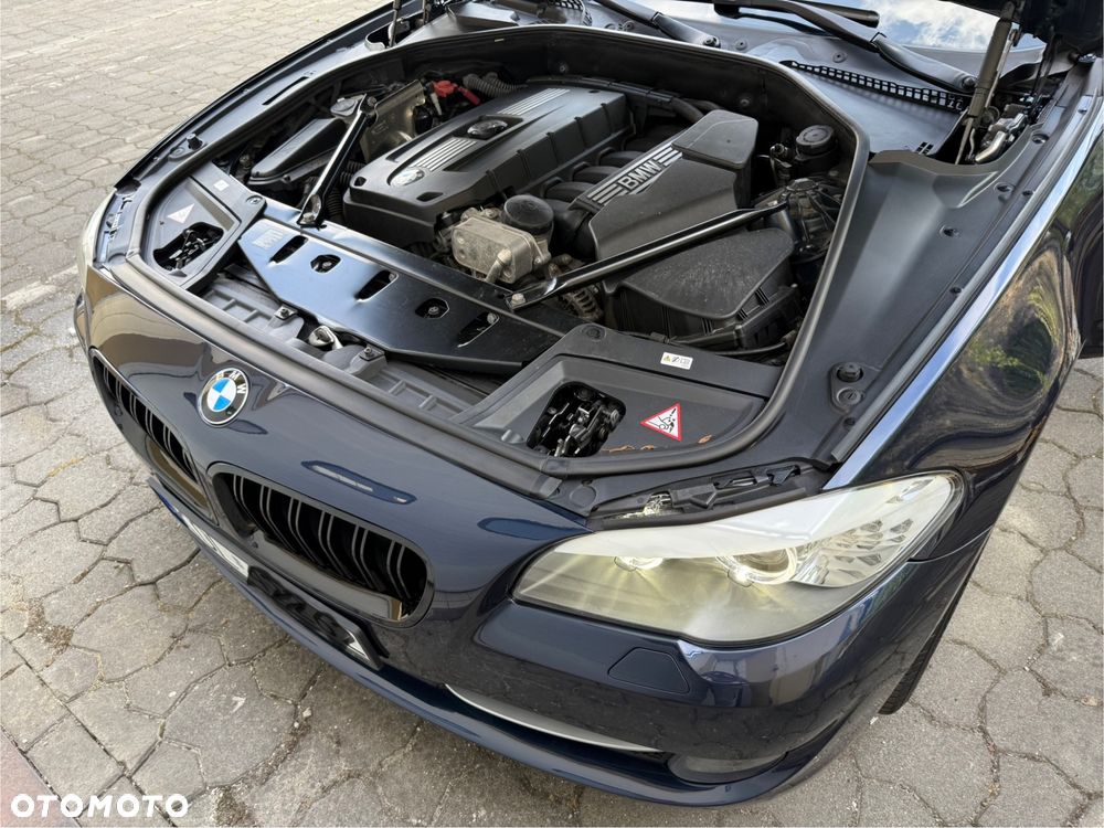 BMW Seria 5 530i Touring - 26