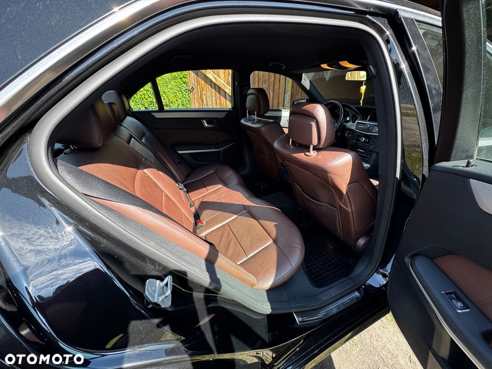 Mercedes-Benz Klasa E 350 CDI BlueEff Avantgarde - 19