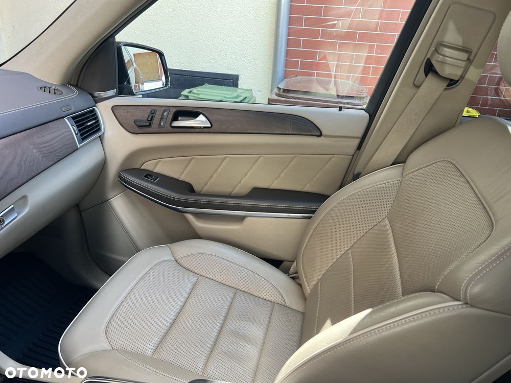 Mercedes-Benz GL 350 BlueTec 4-Matic - 26