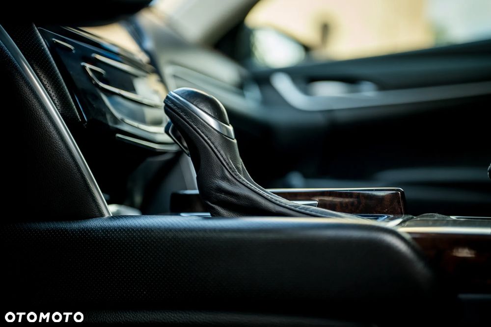 Cadillac XTS - 17
