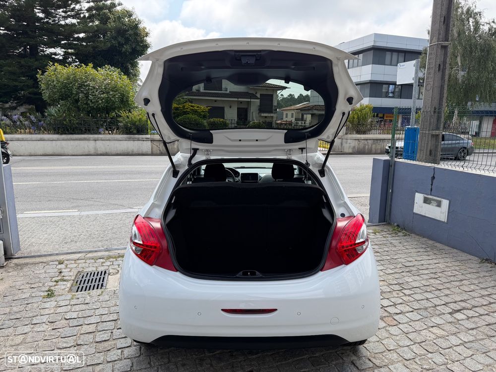 Peugeot 208 82 VTI Style — fotografia 14