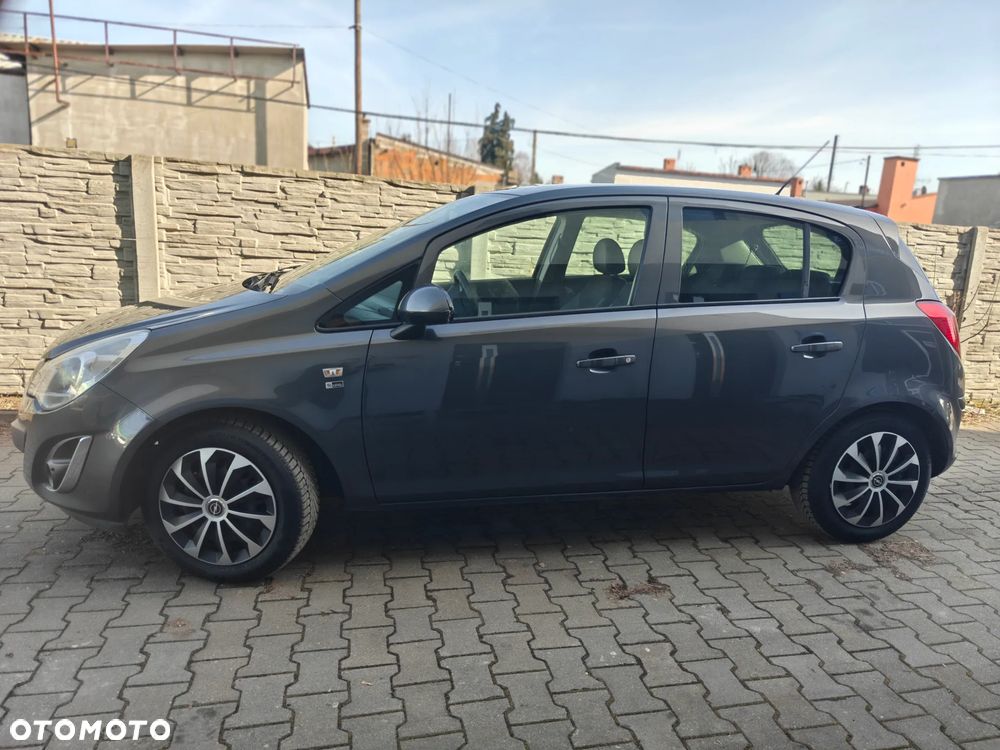 Opel Corsa 1.4 16V Innovation 110 Jahre - 4