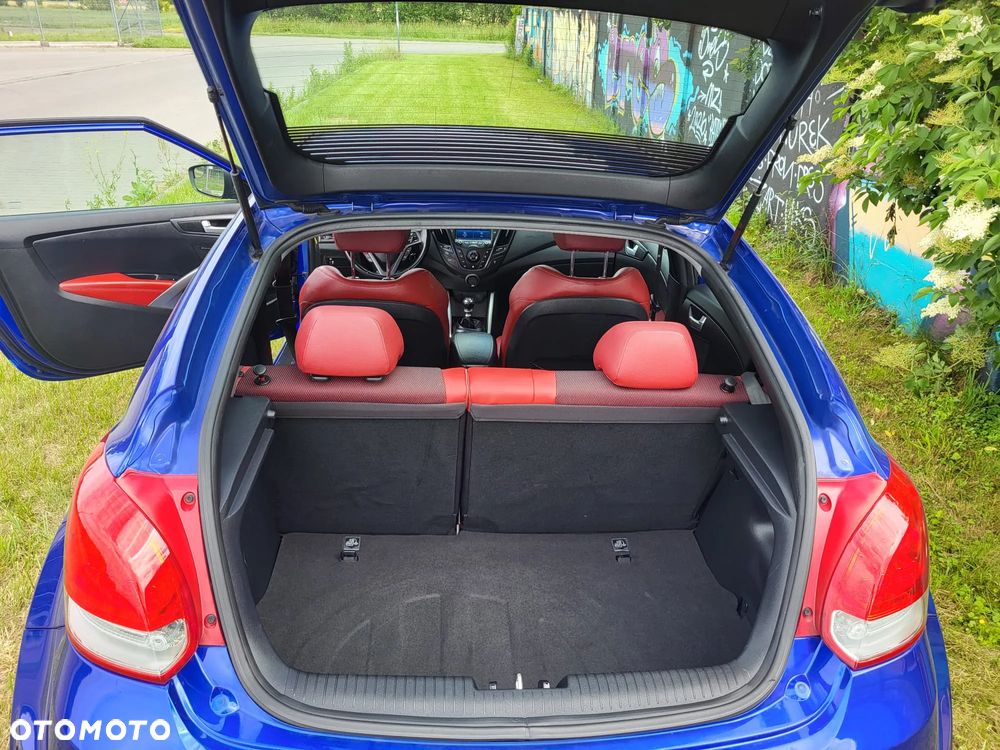 Hyundai Veloster - 11
