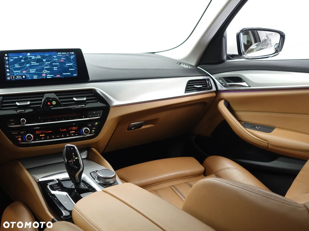 BMW Seria 5 520d xDrive Luxury Line - 35