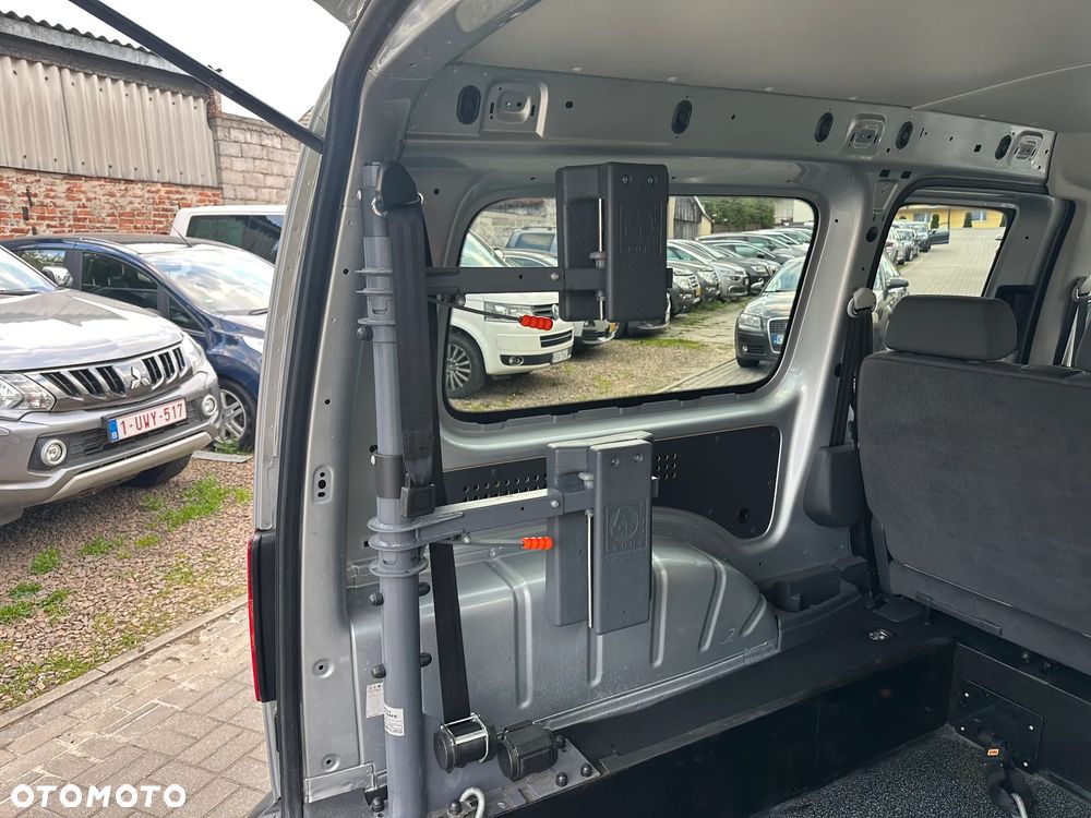 Volkswagen Caddy - 13