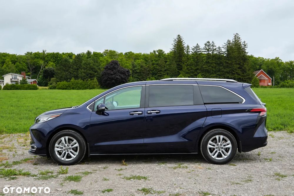 Toyota Sienna - 5