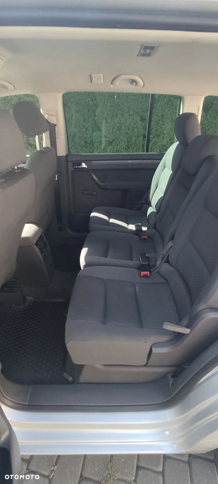Volkswagen Touran 1.9 TDI Highline - 10