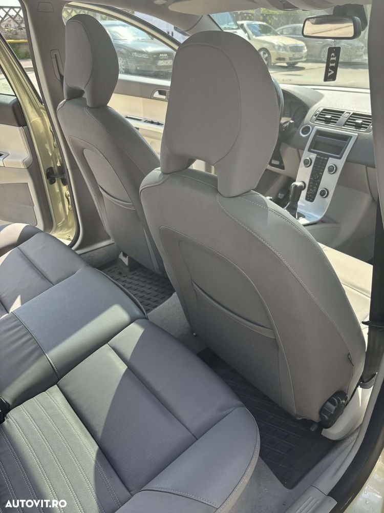 Volvo S40 2.4i Basic - 4