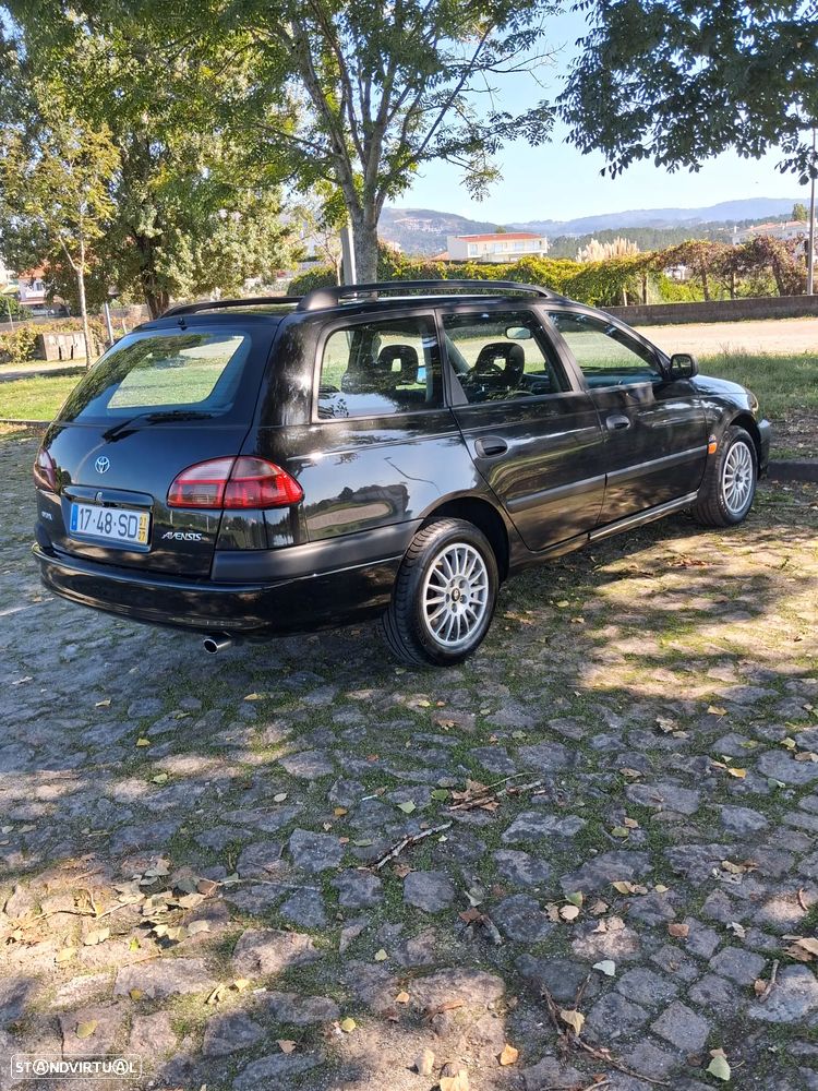 Toyota Avensis - 4