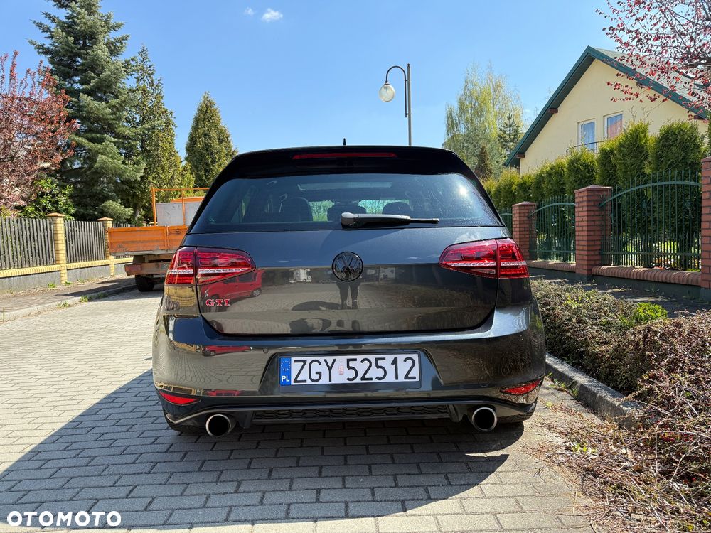 Volkswagen Golf - 19