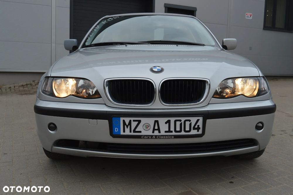 BMW Seria 3 318i - 11