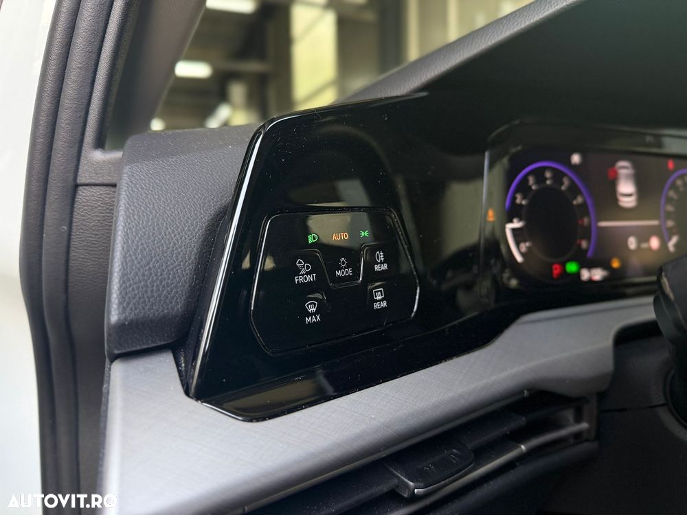 Volkswagen Golf 1.5 eTSI ACT DSG MHEV Style - 21
